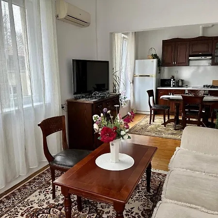 опера. стил и комфорт. идеален център. * Βάρνα